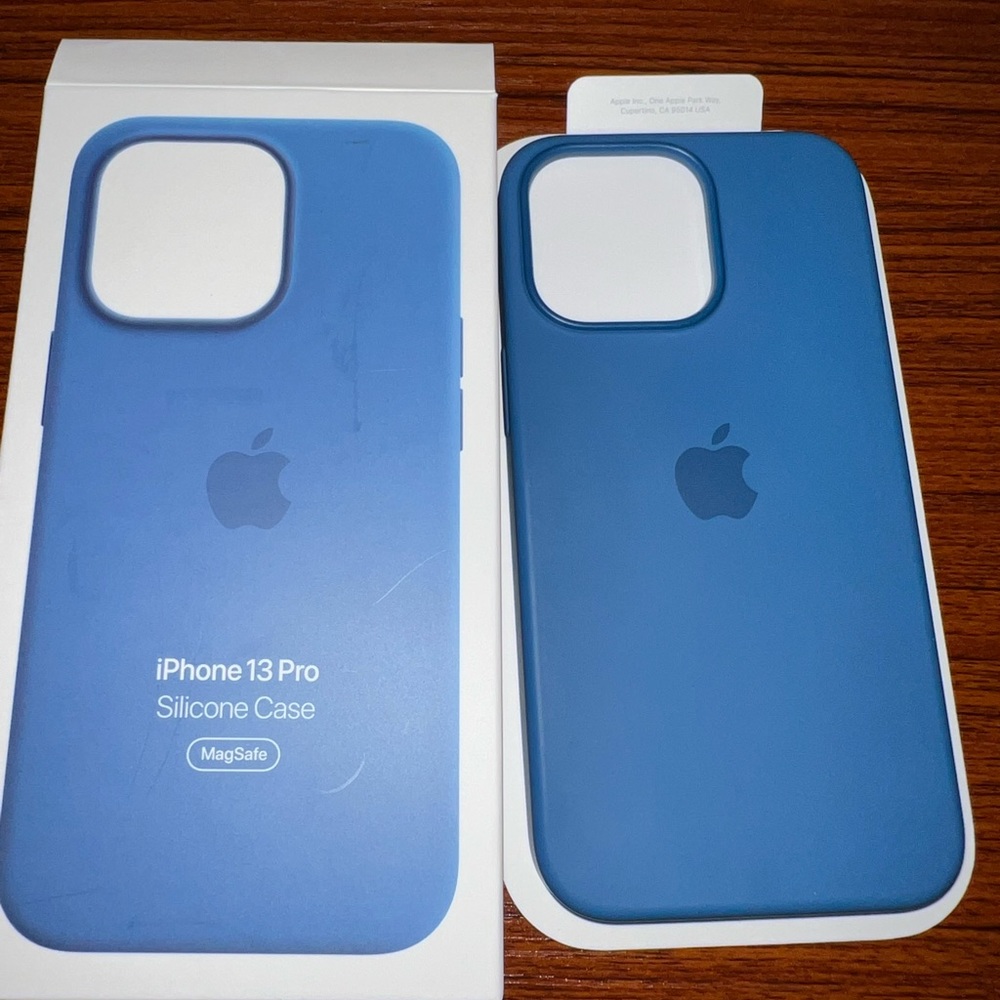 SOLD—Apple IPhone 13 Pro Silicone Case with MagSafe- Blue Jay